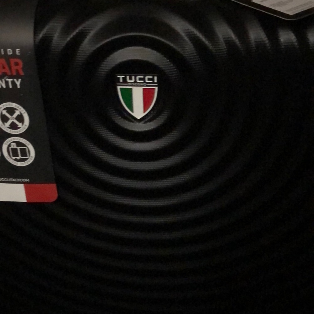 Tucci Genesi 28’ hard shell suitcase